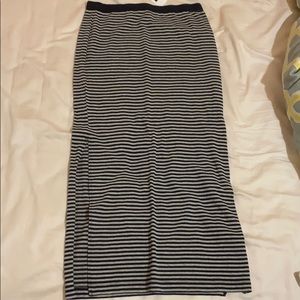 Hugh Waisted Slit Skirt